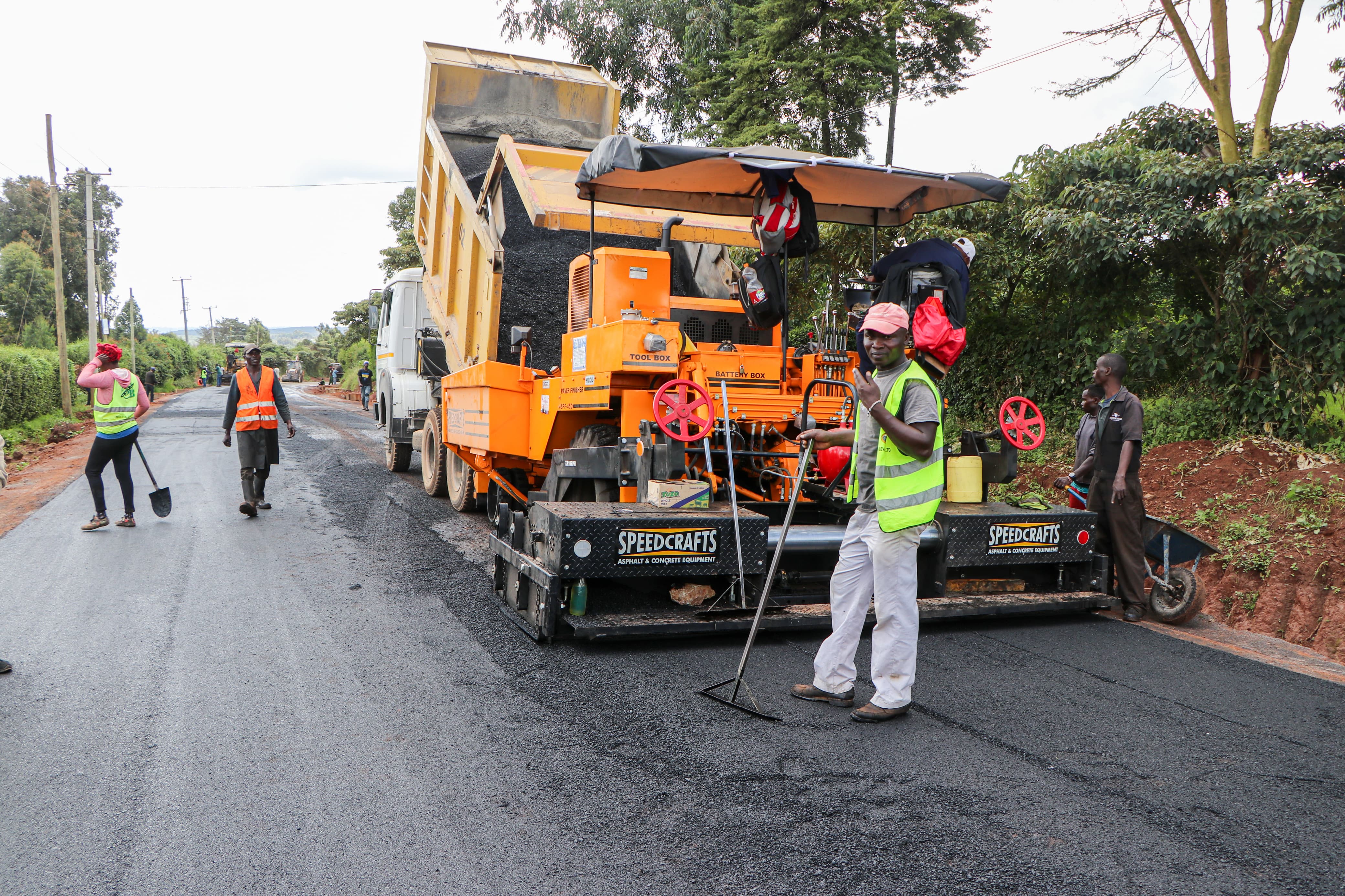 Construction of Lusigetti-Kiore-Njumbi Primary-Jambu TV:Kiore-Muslim Road